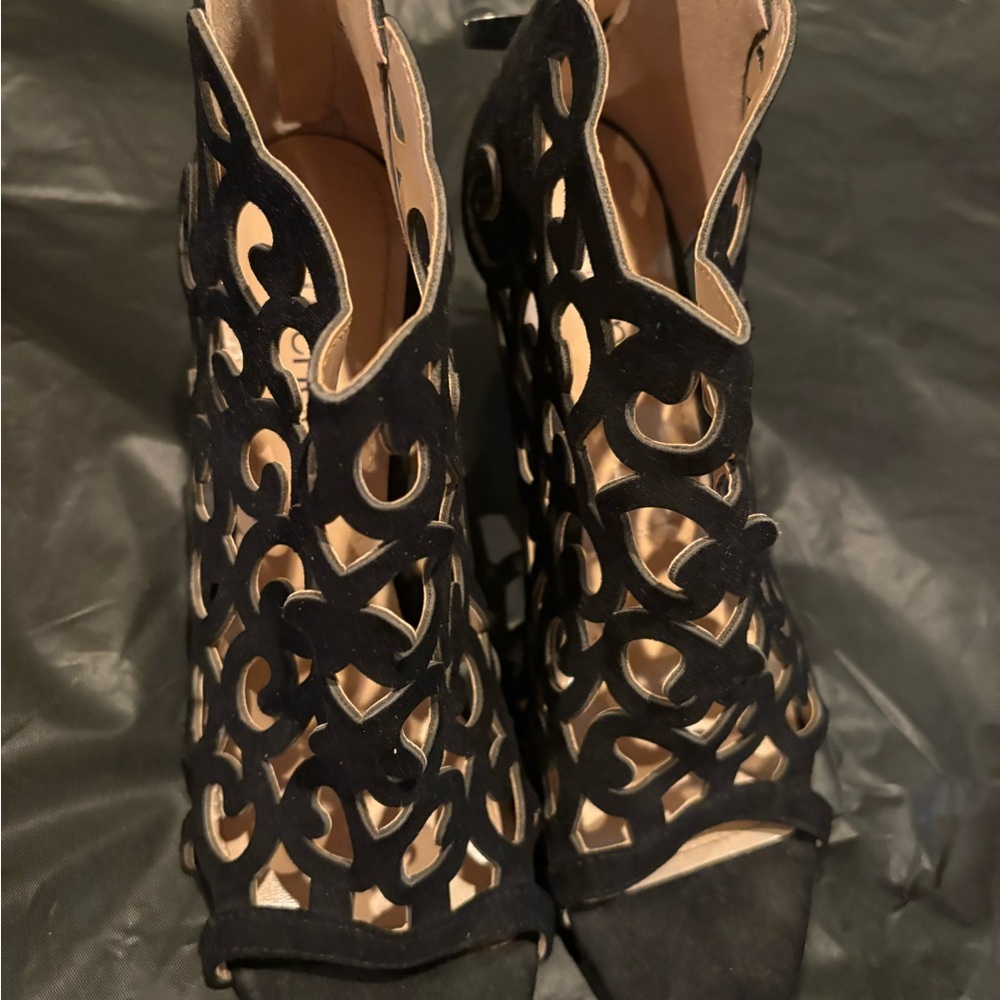 Elegant Black Cutout Women's Heels